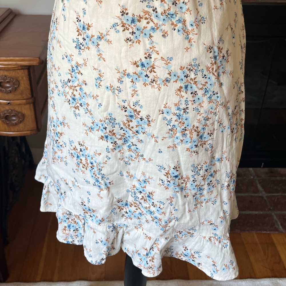 Old Navy | Floral Sundress - Picture 2 of 7